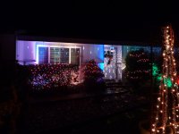Chuck n Kajiras Xmas House (6).jpg