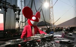 Deadmau-4DJ-new-trendsetter-headgear.jpg Deadmau-4DJ-new-trendsetter-headgear.jpg